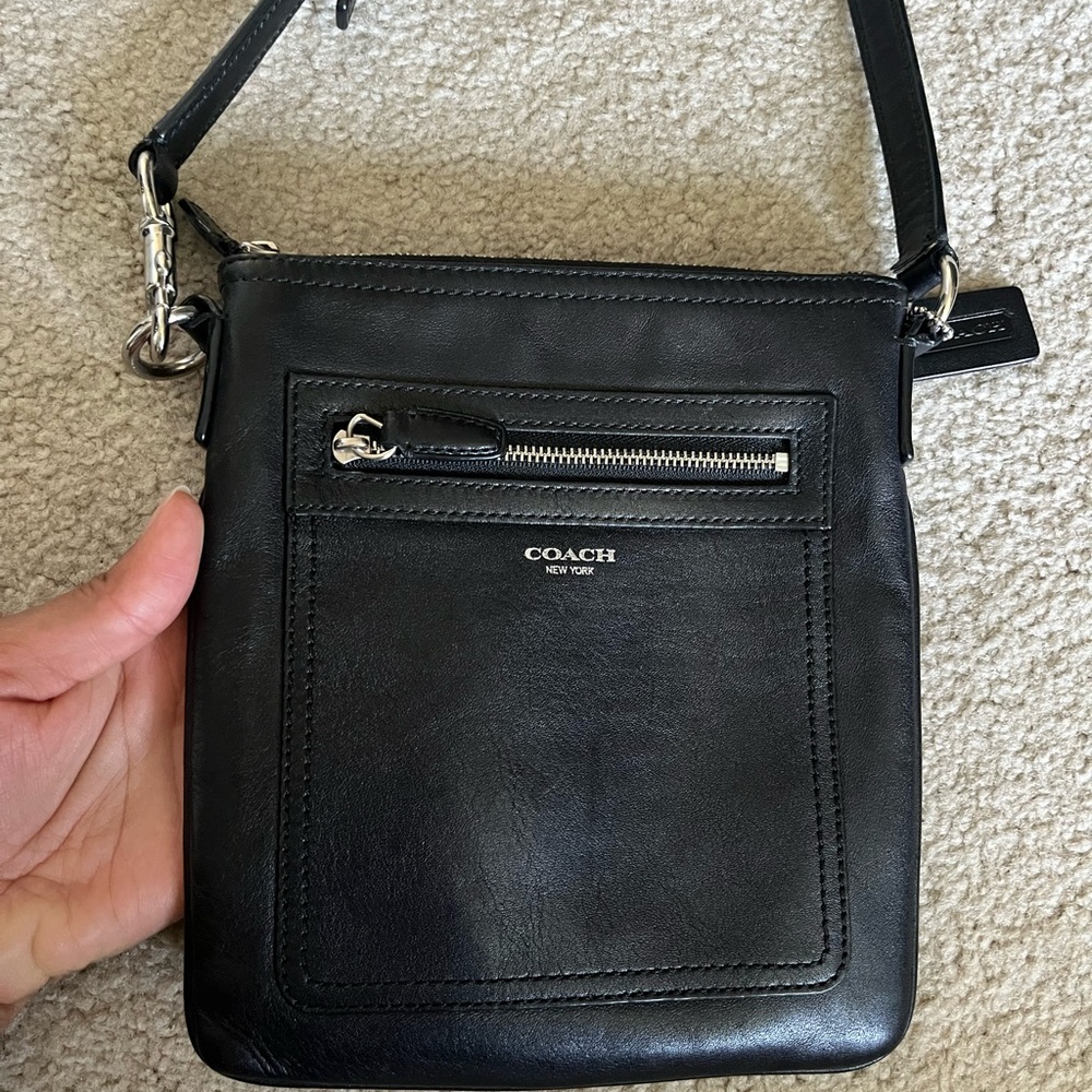 Coach Black Crossbody Bag Sleek Design